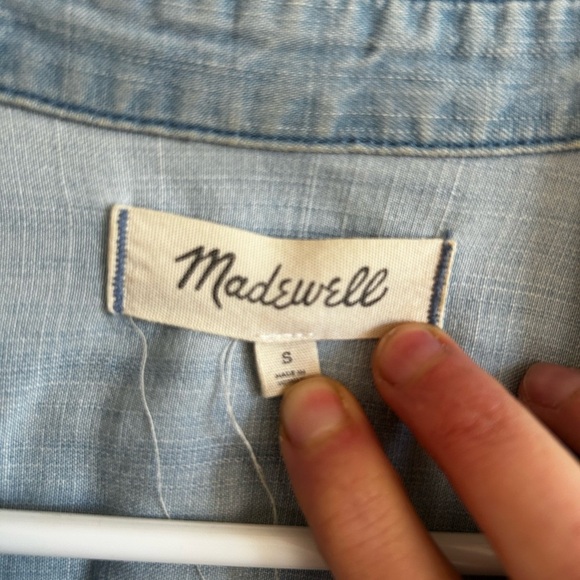 *Excellent Pre-Loved* Madewell Denim Blue Button Down Shirt - Picture 2 of 4